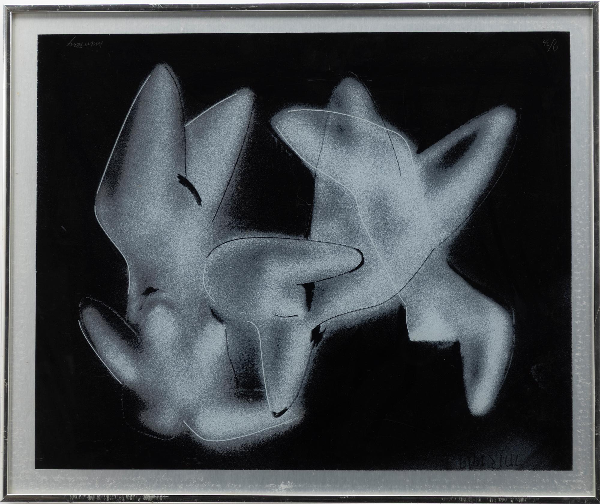 Man Ray, "Les trois nus".