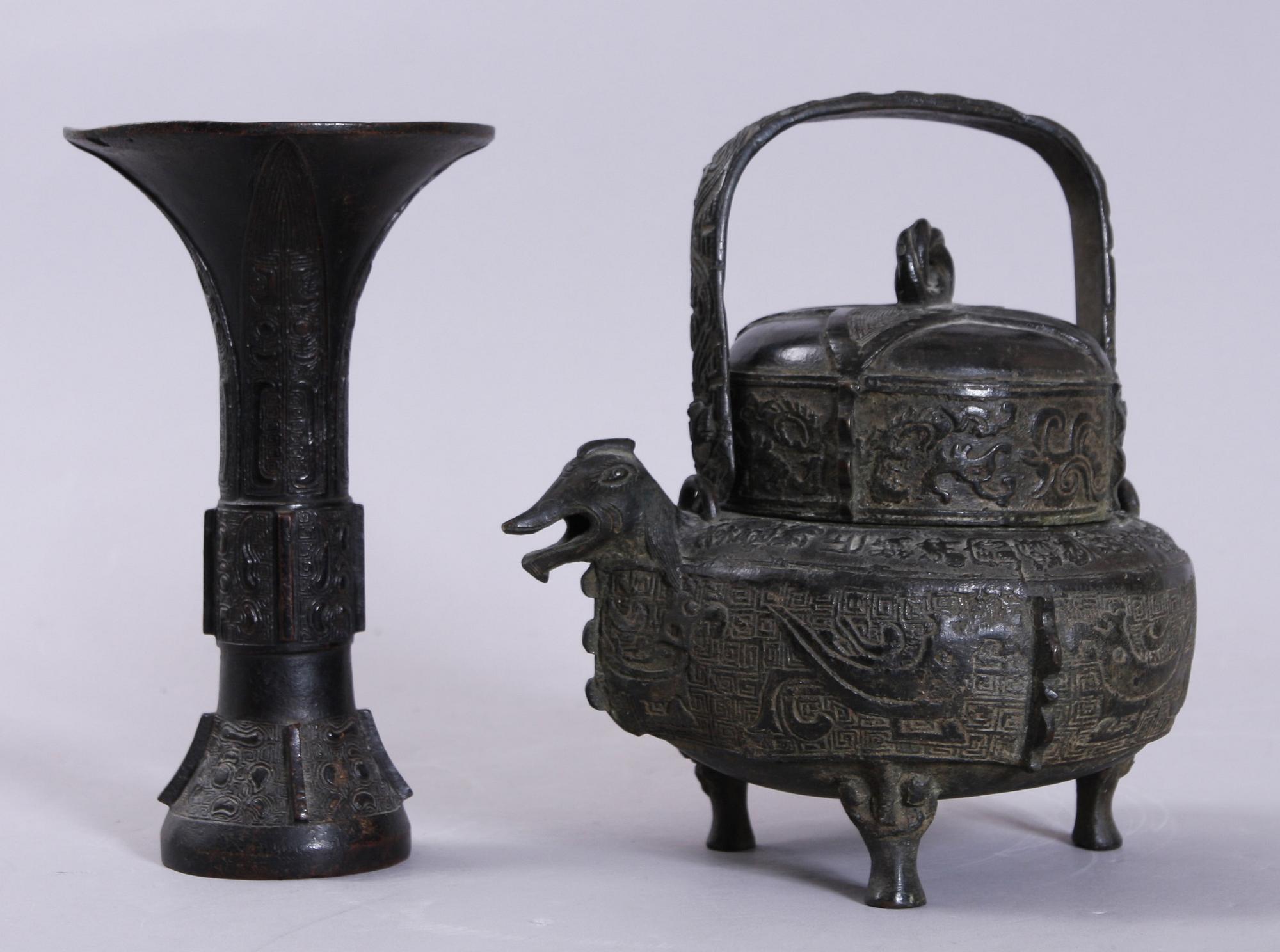 TEKANNA samt VAS, brons, Asien, 1800/1900-talet.