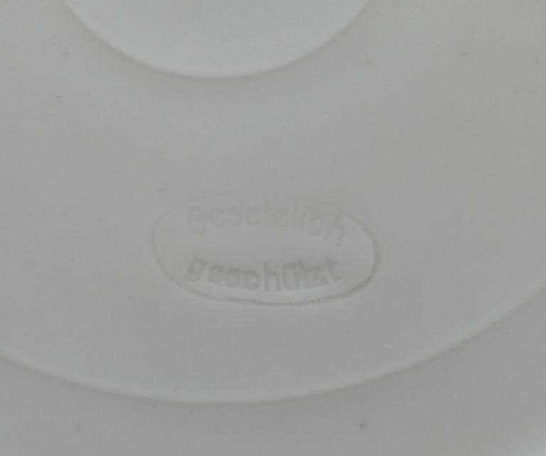 KAFFESERVIS, 25 snarlika delar, 1900-talets mitt.