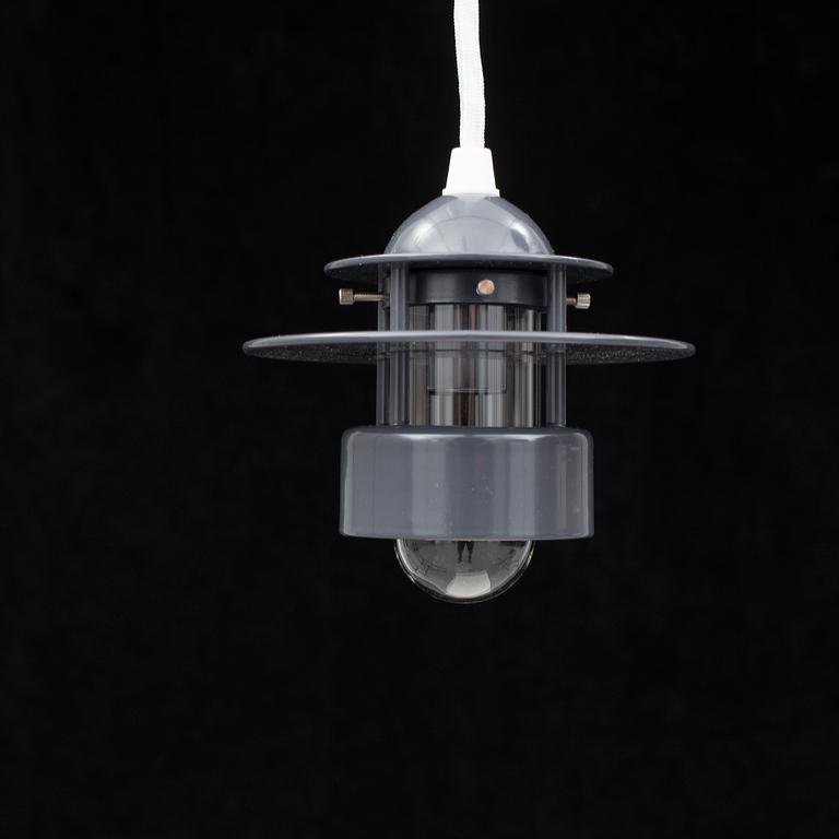 PENDELLAMPOR, 3 st, "Orbiter" av Jens Møller-Jensen för Louis Poulsen.