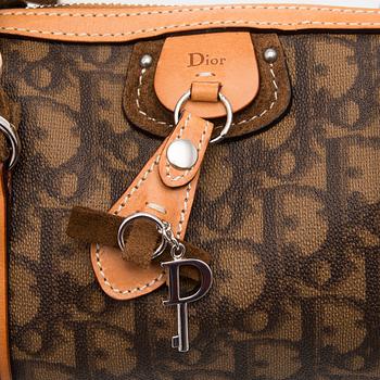 A Monogram Trotter Romantique Round Handbag.