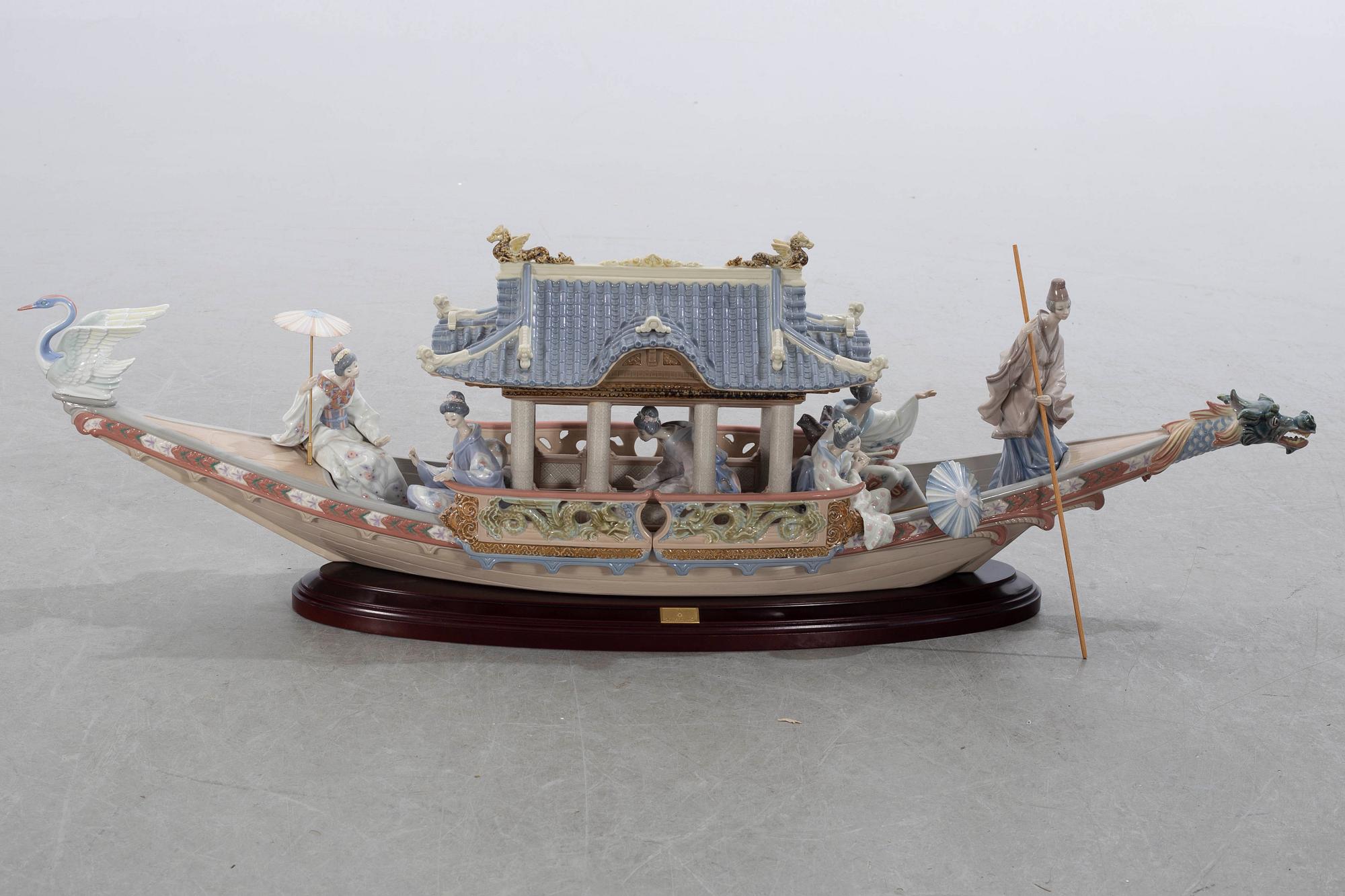 LLADRO, figurgrupp, kinesisk båt, Spanien, 1900-talets slut.