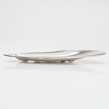 Tapio Wirkkala, silver dish model TW 100, Kultakeskus, Hämeenlinna 1967.