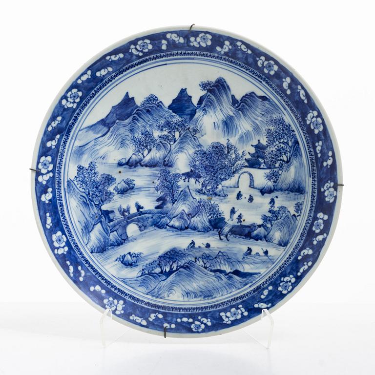 A blue and white serving dish, China, circa 1900.