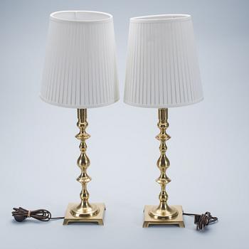 BORDSLAMPOR, ett par, mässing, Nordiska Kompaniet, 1900-talets andra hälft.