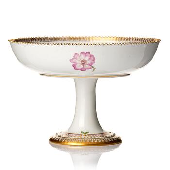 360. A Royal Copenhagen 'Flora Danica' tazza, Denmark, 20th Century.