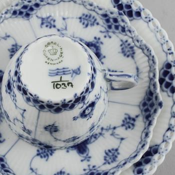 KAFFESERVISDELAR, 14 delar, "Musselmalet", Royal Copenhagen, Danmark, 1900-talets andra hälft.