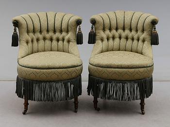 FÅTÖLJER, 1 par, tapetserarstil, omkring år 1900.