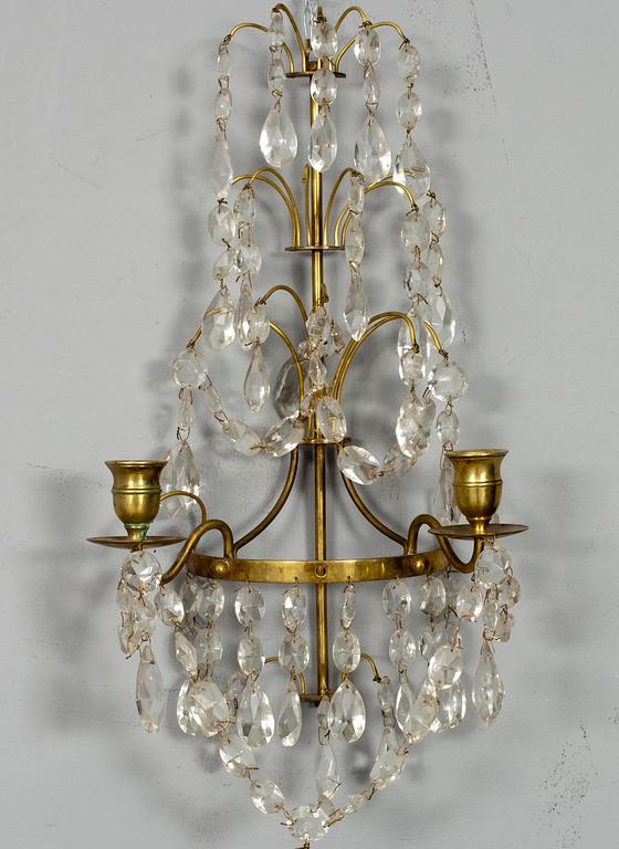 VÄGGAPPLIQUER, ett par, mässing och glas, gustaviansk stil, 1900-tal.