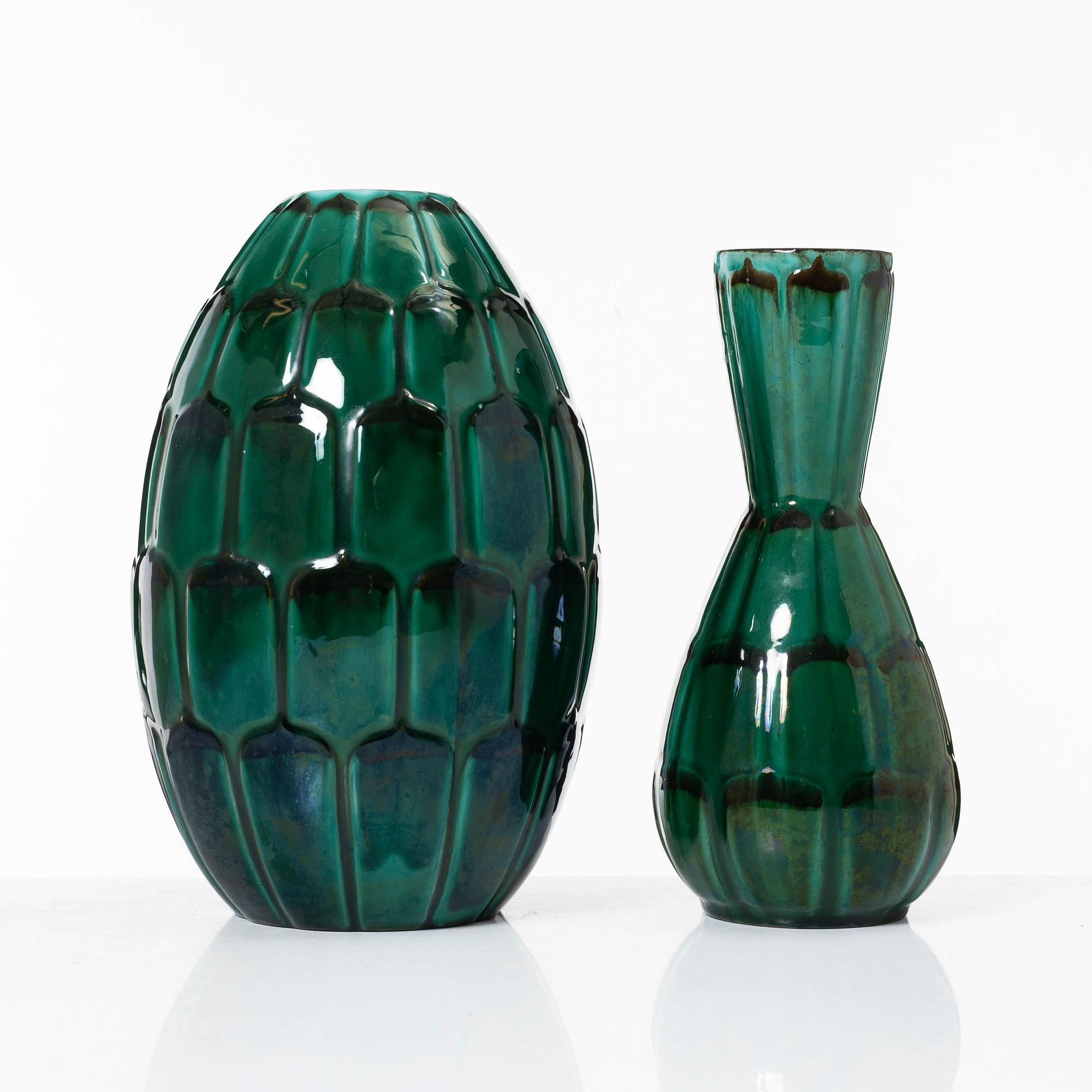 Anna-Lisa Thomson, vaser, ett par, ”Adria”, Upsala Ekeby, 1900-talets mitt.