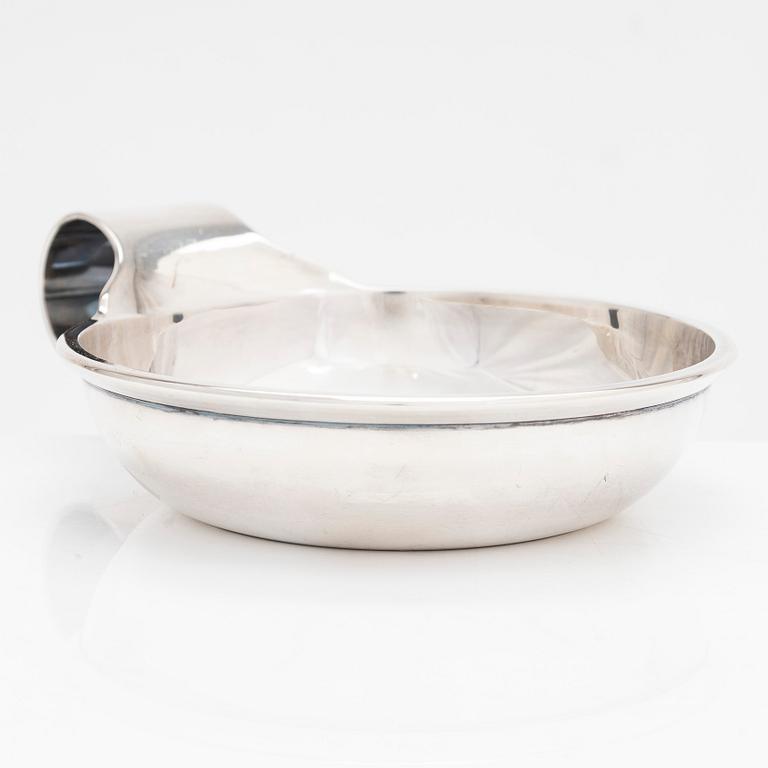 A sterlingsilver tastevin, J.A. Tarkiainen, Helsinki 1989.