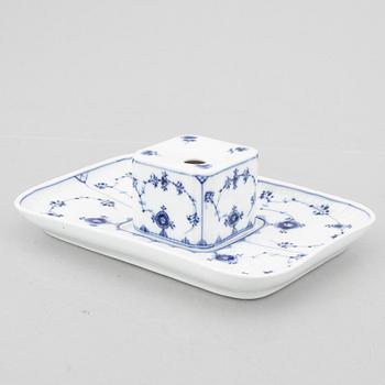 A 'Musselmalet' porcelain ink stand, Royal Copenhagen, Denmark 1889-1922.