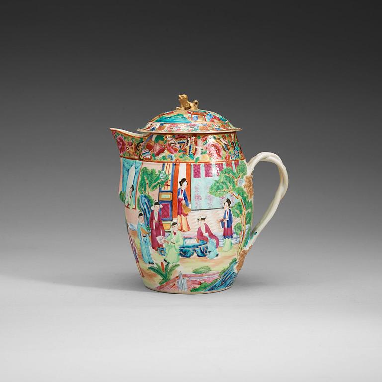 A large Canton cider jug with cover, Qing dynasty, 19th Century.