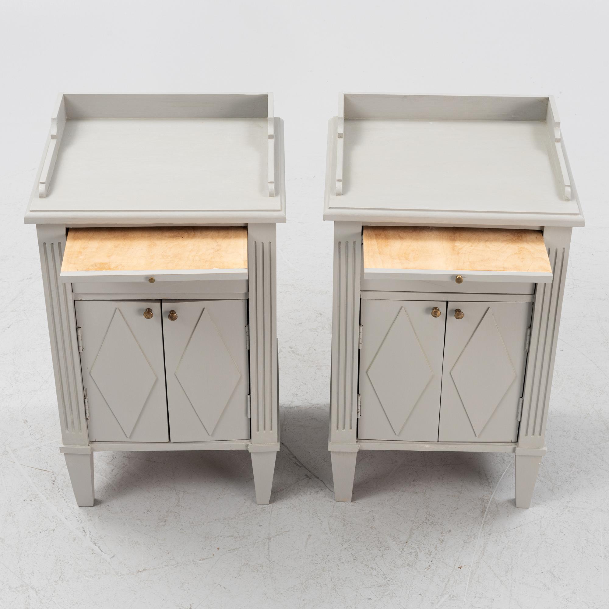 Sängbord, ett par, Gustaviansk stil, 1900-tal.