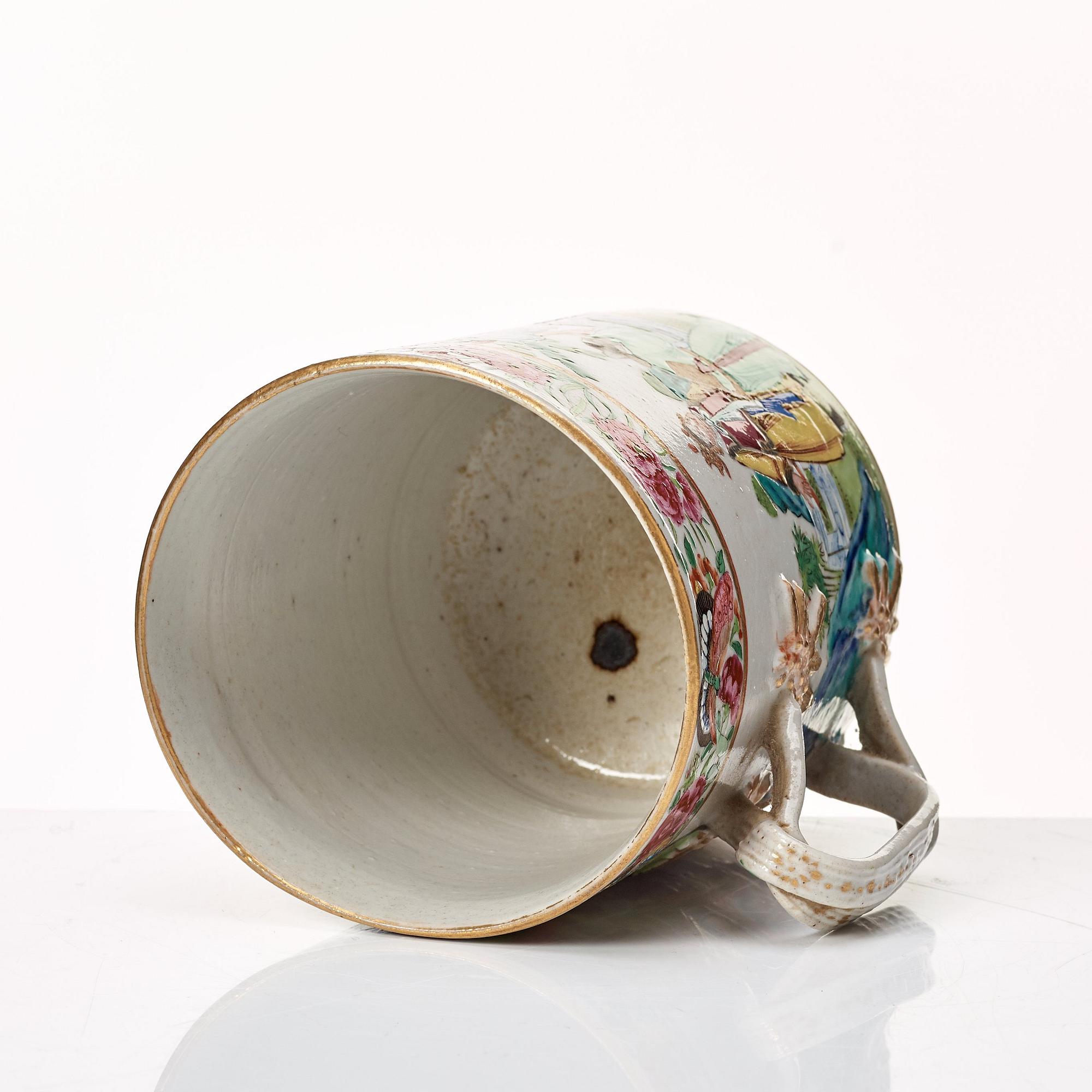 A Canton famille rose mug, Qing dynasty, 19th Century.