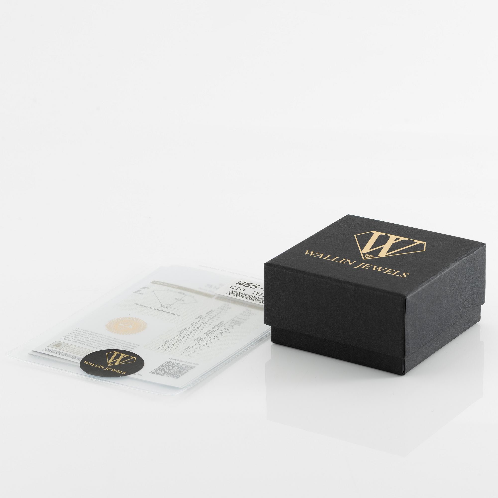 Earrings, 18K white gold with cushion-cut diamonds, total 1.01 ct. Accompanied by GIA dossier.