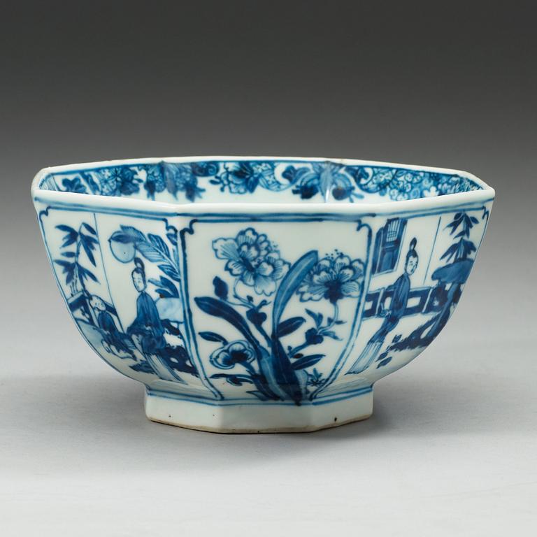 SKÅL, porslin. Qing dynastin, Qianlong (1736-95).