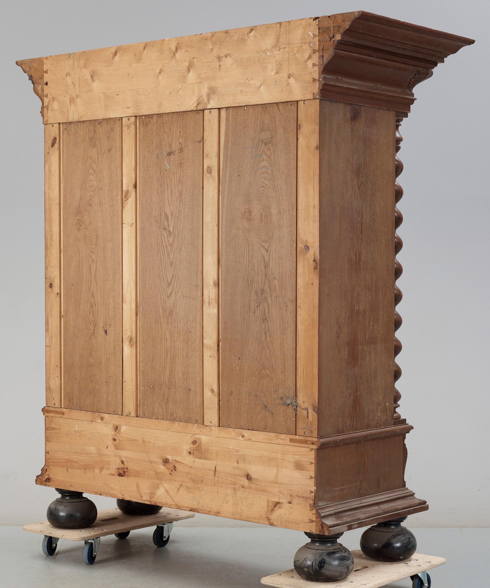 SKÅP, barockstil, 1900-talets början.