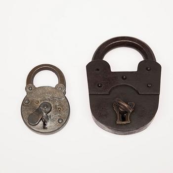 LÅS, 2 st, 1800-tal samt 1900-tal.