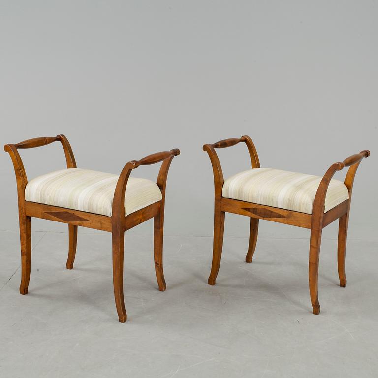 TABURETTER, ett par, Karl Johan, 1800-talets första hälft.