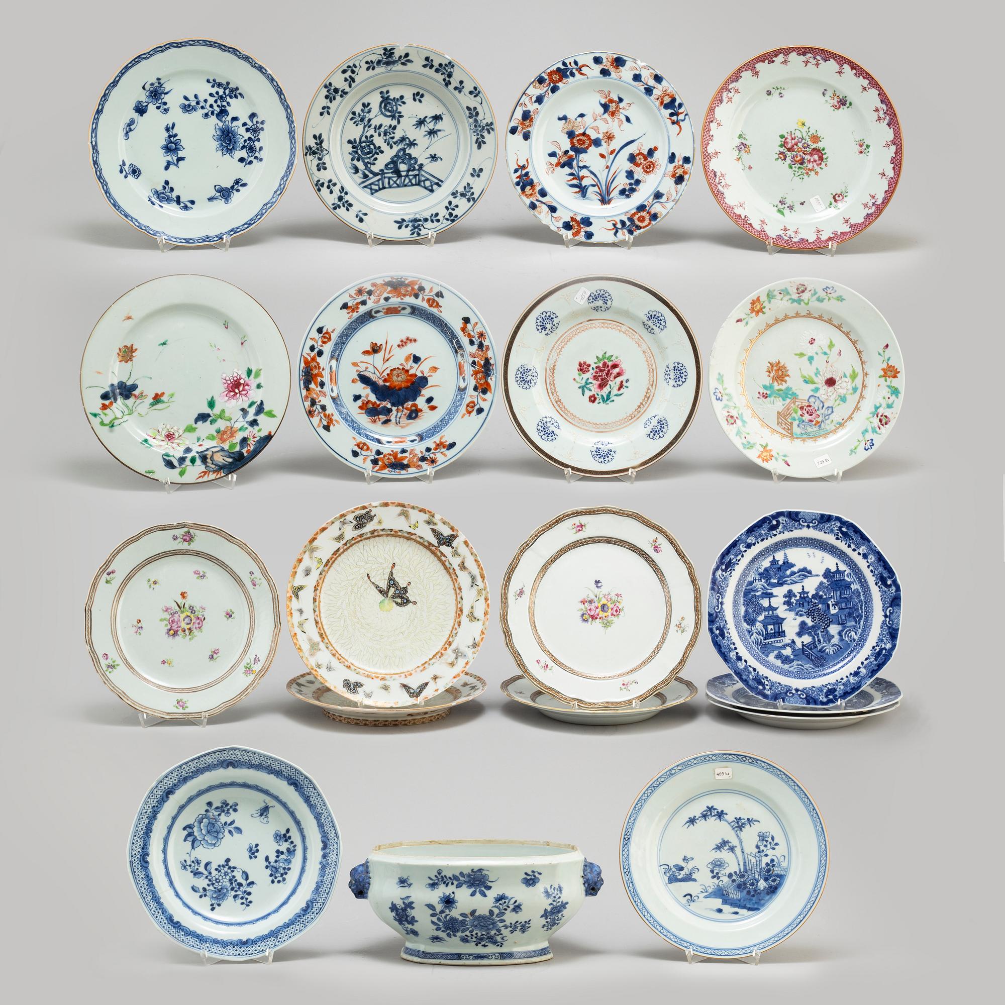 18 plates and one tureen, Qing dynasty, Qianlong, as well as Japan, 20th century.