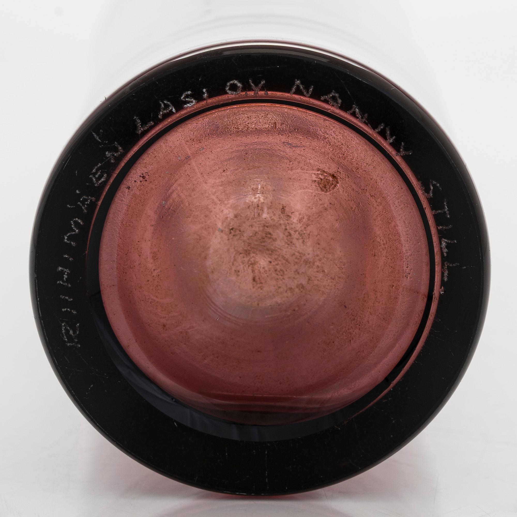 Nanny Still, a glass bottle signed Riihimäen Lasi O.Y Nanny Still.