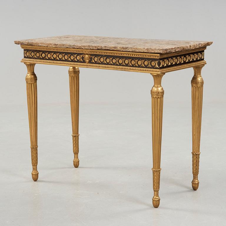 KONSOLBORD. Sengustavianskt stockholmsarbete, 1700-talets slut.