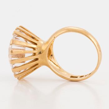 RING, 18K gold with rock crystal.