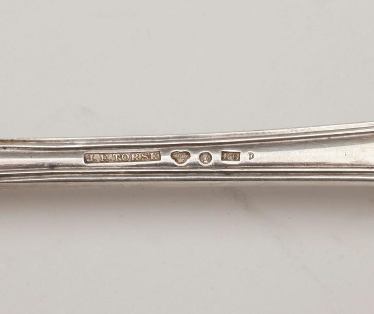 BESTICKSERVISDELAR, 45 delar, silver, bland annat C.J. Grönvall, mestadels omkring sekelskiftet 1900. Vikt ca 2114 gram.