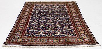 An Ardabil carpet, approx. 270 x 170 cm.