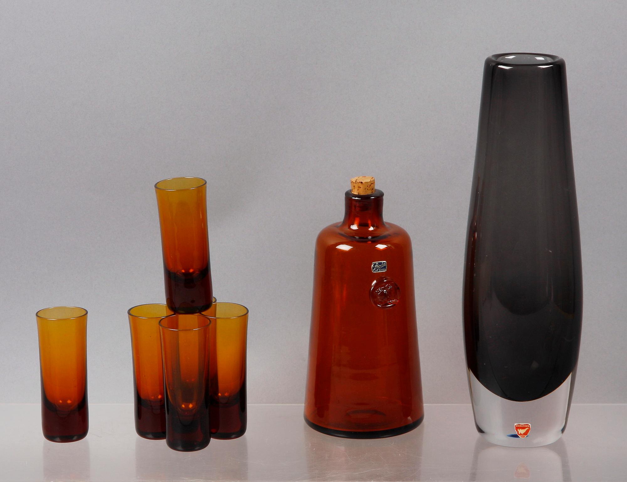 BRÄNNVINSFLASKA, SNAPSGALS, 6 st, Erik Höglund, Boda, samt VAS, glas, Orrefors.