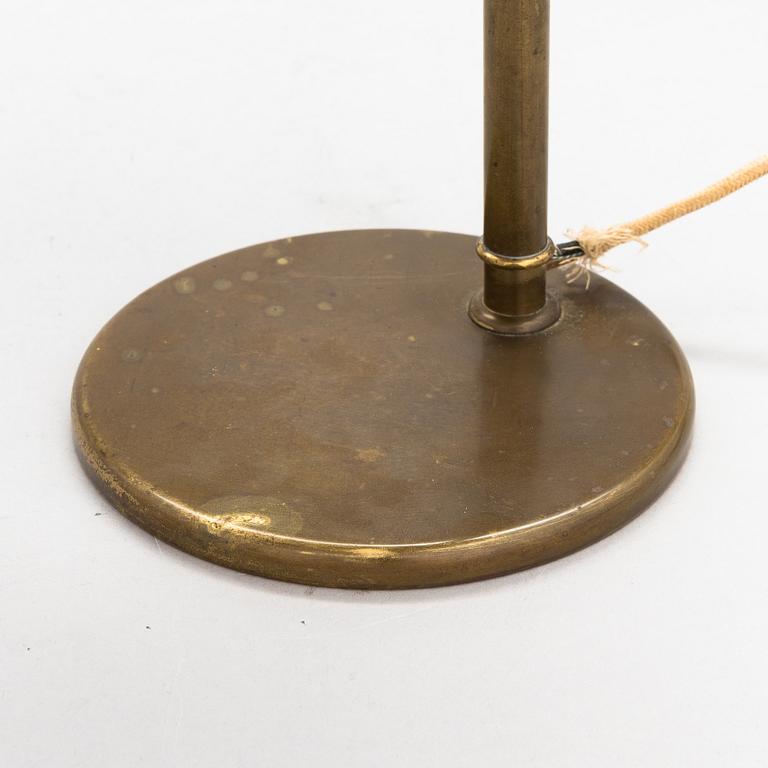 Paavo Tynell, pöytävalaisin, malli 9209, Taito Oy 1940-luku.