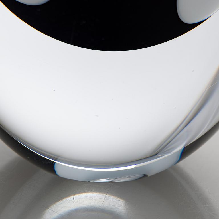 Timo Sarpaneva, a 'Claritas' glass sculpture, signed Timo Sarpaneva Iittala 2001.