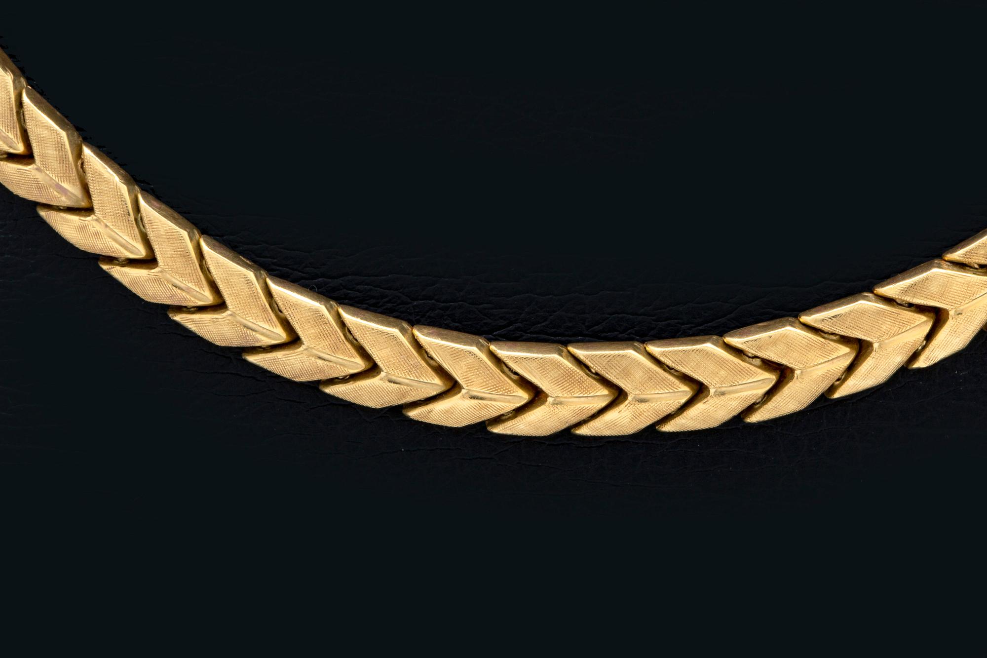 Necklace 18K gold, 28,6 g, approx 42 x 0,5 cm.