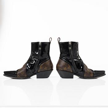 Louis Vuitton, boots, size 37.