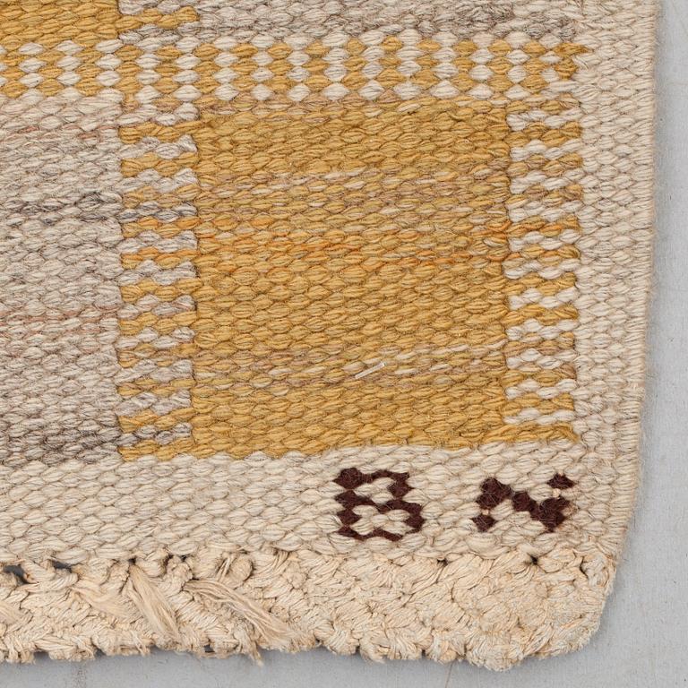 CARPET. "Schackrutan brun". Flat weave. 259,5 x 206,5 cm. Signed AB MMF BN.