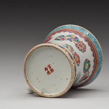 MUGG, kompaniporslin. Qingdynastin, 1800-tal.