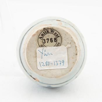 Lockurna samt urna, Kina , 1500-/1600-tal porslin.