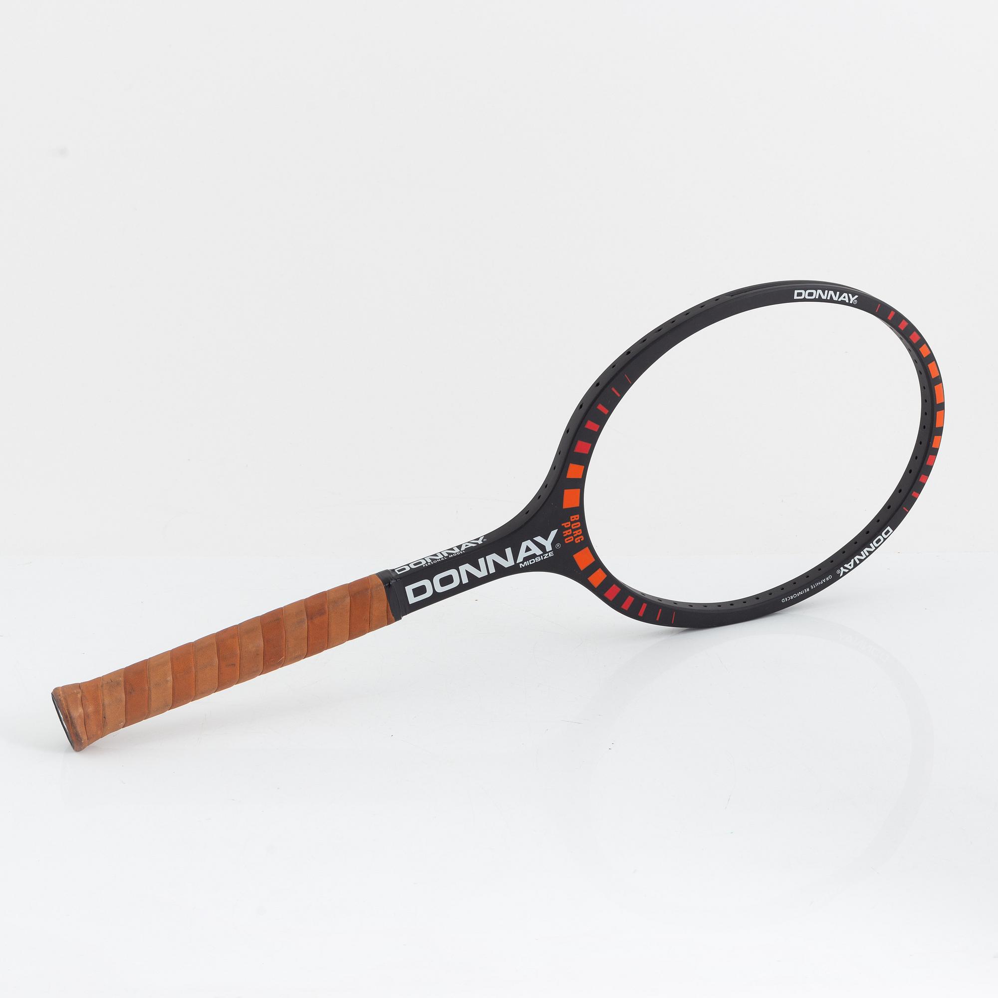 Tennisracket. Signerad Björn Borg. Speciellt framtaget midsized Borg Pro test racket, Graphite-förstärkt.
