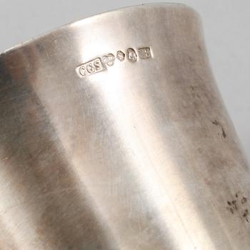 PUNSCHMUGGAR, 7 st, silver, Karl Georg Rogatius Sandberg, Stockholm, 1947, vikt 330 gram.