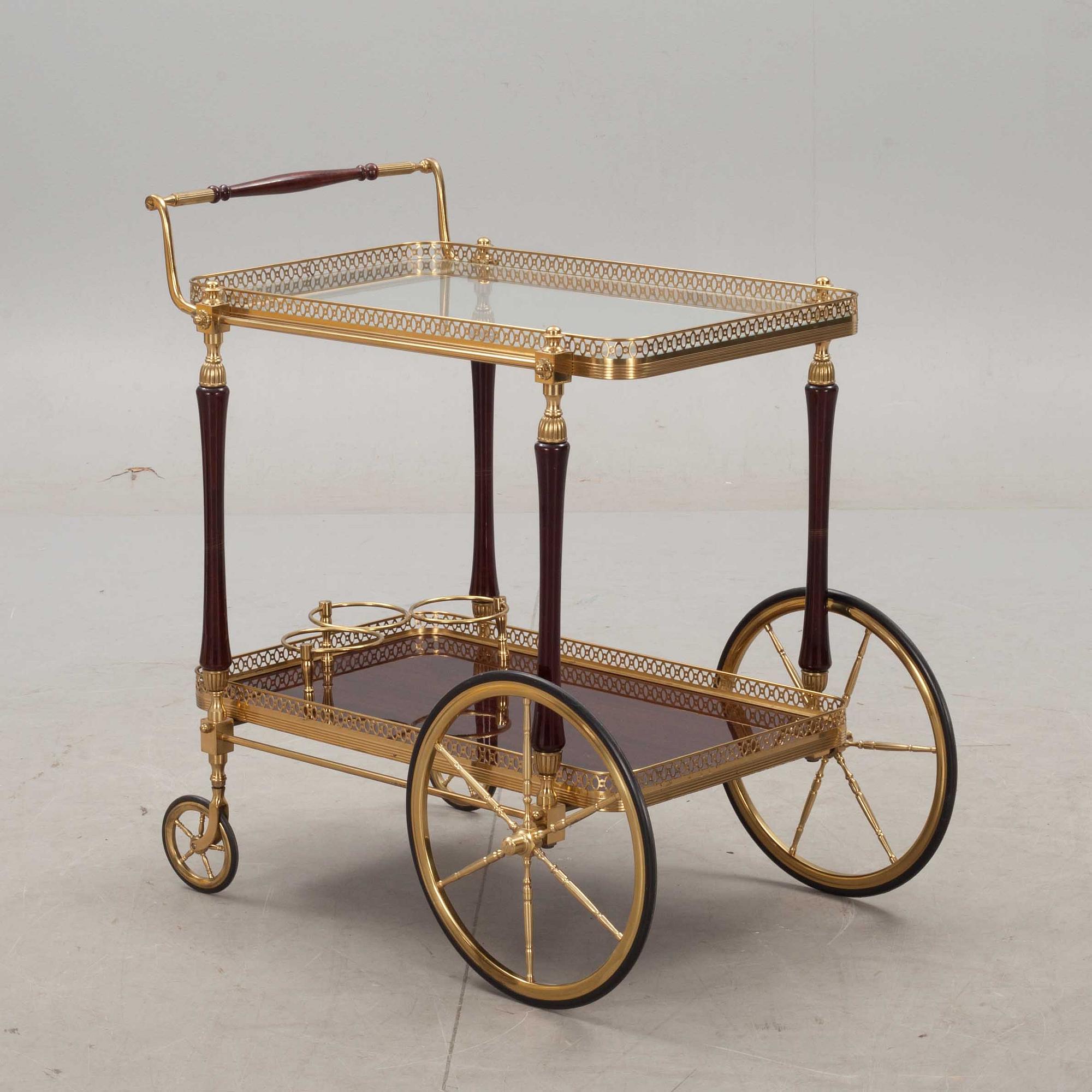 SERVERINGSVAGN, 1900-talets andra hälft.