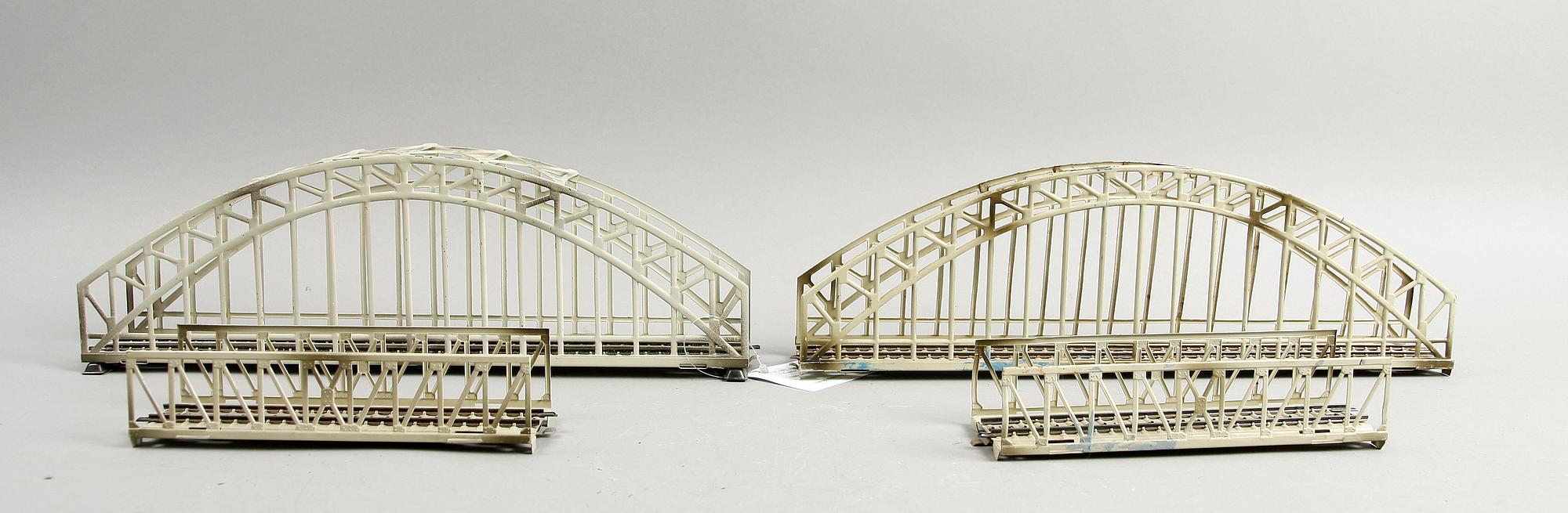 RÄLS, VÄXLAR samt BROAR, ca 115 delar, Märklin, H0.