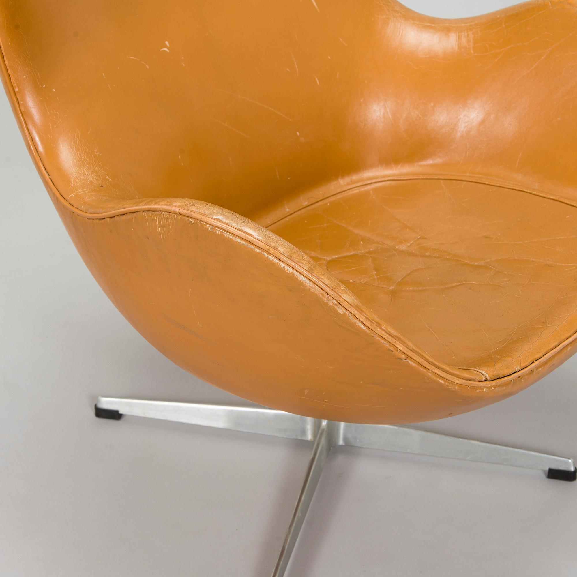 Arne Jacobsen, nojatuoli, "Egg", Fritz Hansen, Tanska, 1960/70-luku.