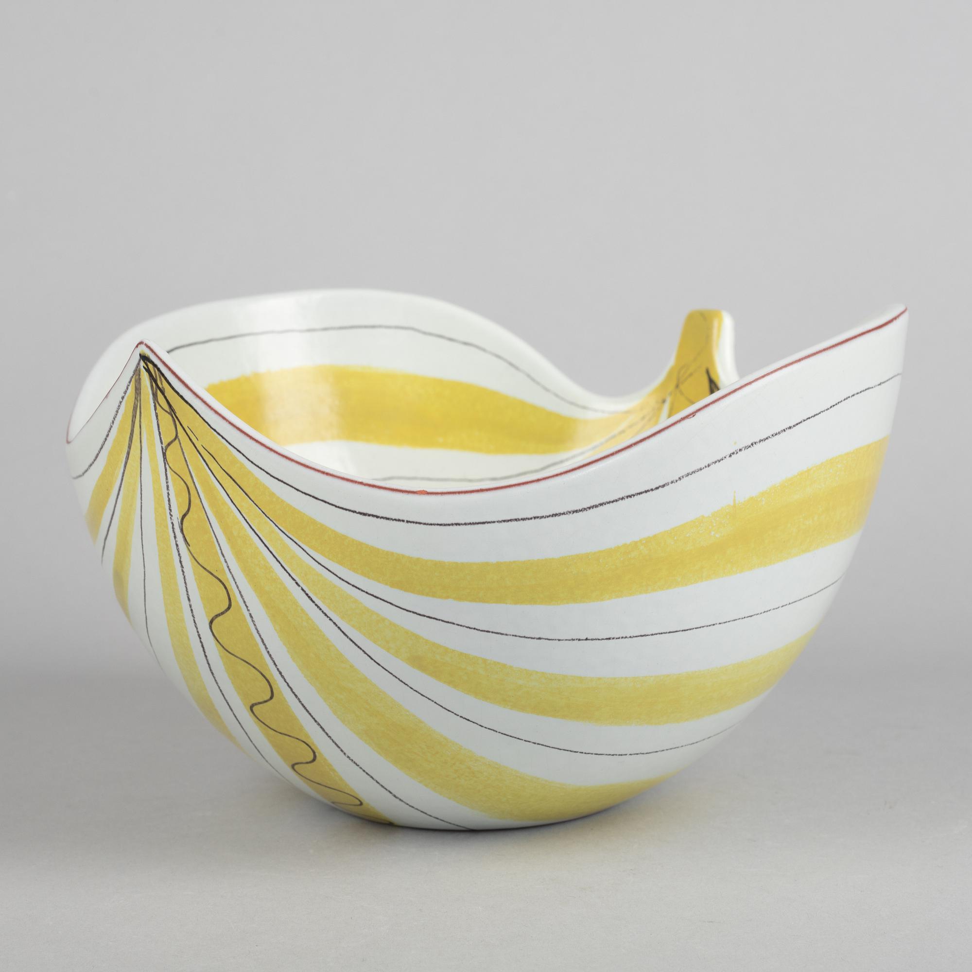 Stig Lindberg, a faience bowl, Gustavsbergs studio 1940-50s.