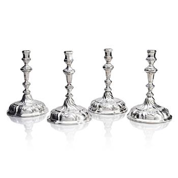 241. Christian Drentwett II, fyra ljusstakar, silver, Augsburg (1765-1767),   två (1781-1783) möjligen en (1743-45). Rokoko.