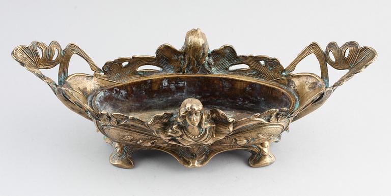 JARDINIERE, mässing, jugend, 1900-talets början.