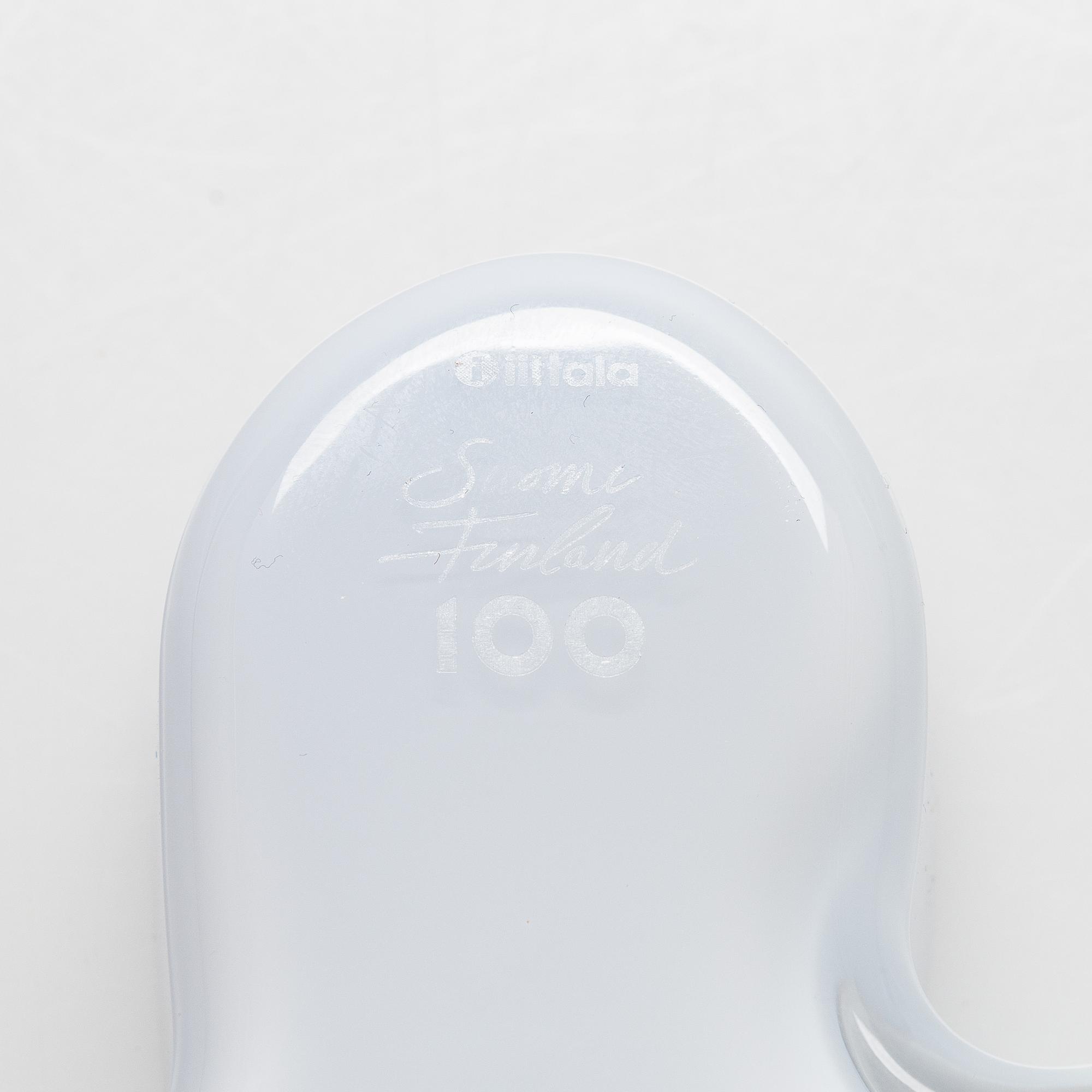 Alvar Aalto, Juhlamaljakko- ja malja, Suomi 100, Iittala numeroitu 386/4000 ja Iittala Suomi Finland 100.