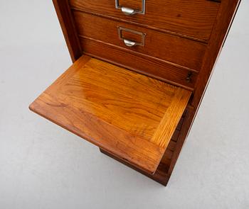 ARKIVSKÅP, 1900-talets första hälft.