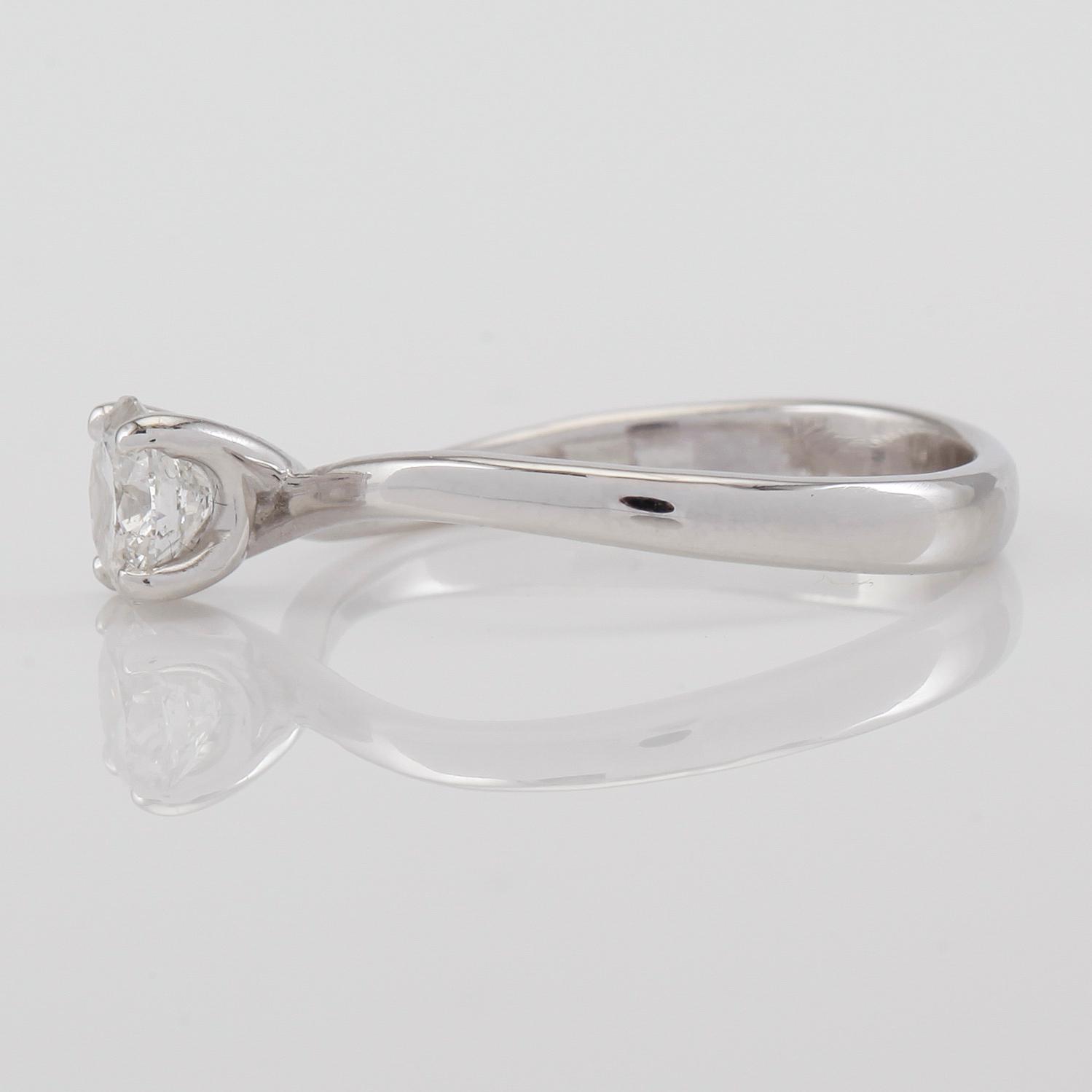 RING, 18K vitguld och diamant ca 0.70 ct.