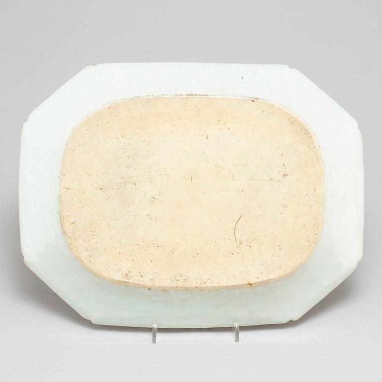 A 'clobbered' blue and white serving dishes, Qing dynasty, Qianlong (1736-95).